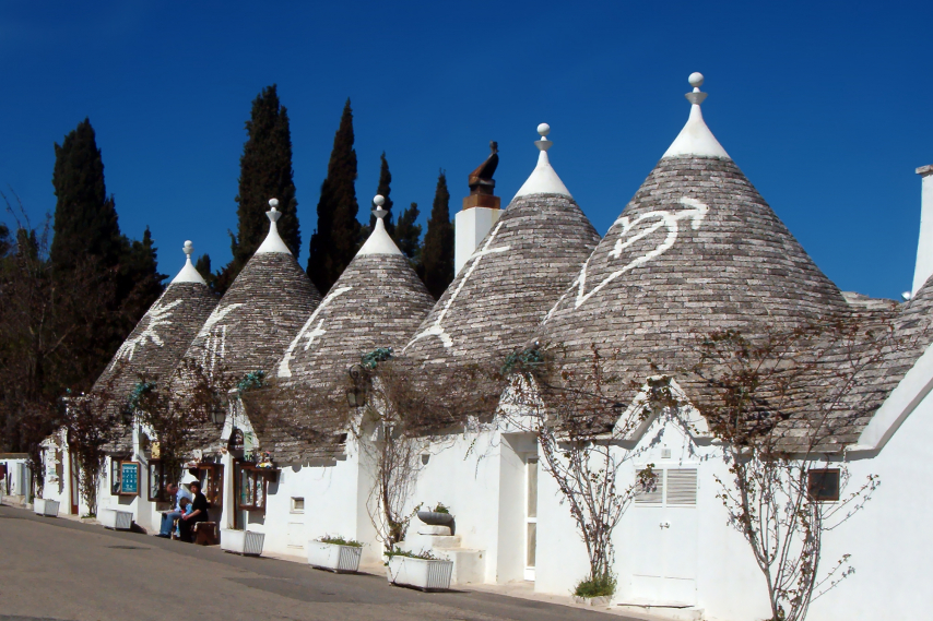 Trulli_Alberobello11_apr06