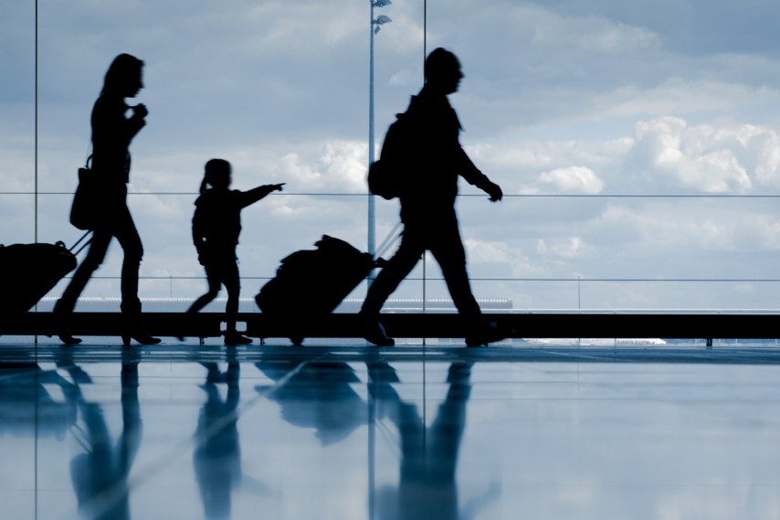 o HOLIDAY AIRPORT facebook