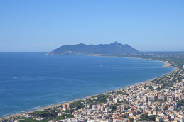 800px Terracina vista01