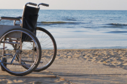 Spiagge accessibili per disabili grande