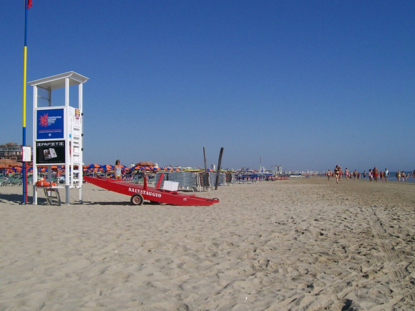 Hotel Nevia   Pinarella di Cervia 01