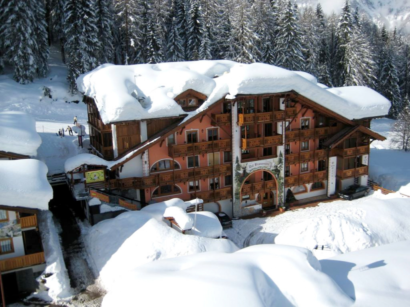 Hotel del bracconiere   00