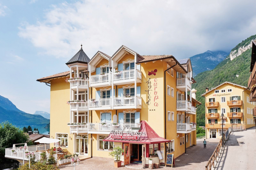 hotel europa & dependance   molveno   00