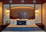 18 DISNEY NEWPORT BAY CLUB